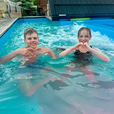 Bed & Breakfast Karczma Mikuda - Sauna Basen Jacuzzi Z Widokiem Na Gory - Kuligi - Parking 3*