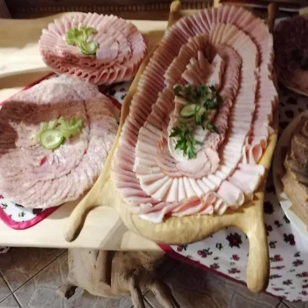 Bed & Breakfast Karczma Mikuda - Sauna Basen Jacuzzi Z Widokiem Na Gory - Kuligi - Parking