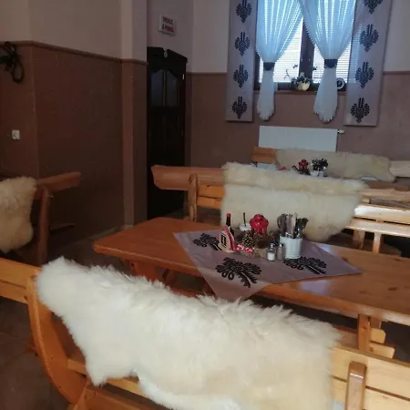 Bed & Breakfast Karczma Mikuda - Sauna Basen Jacuzzi Z Widokiem Na Gory - Kuligi - Parking 3*